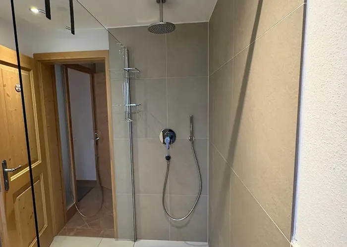 Haus Schoeneck - Chiemgau Karte Apartamento *