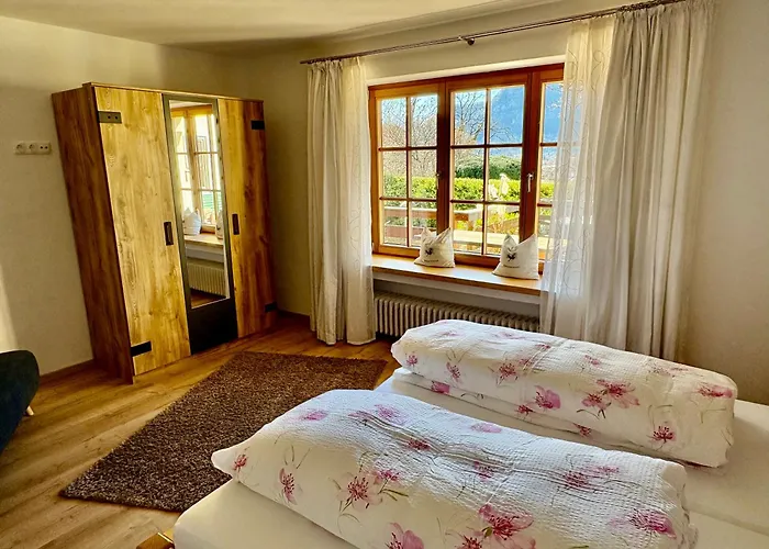 Haus Schoeneck - Chiemgau Karte Apartamento *